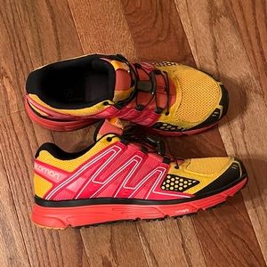 Salomon Shoes Size 11